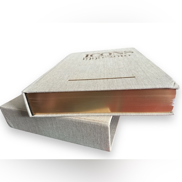 First Edition (2011) Icons Dolce & Gabbana 1990 - 2010 Hardcover Book - Picture 5 of 14